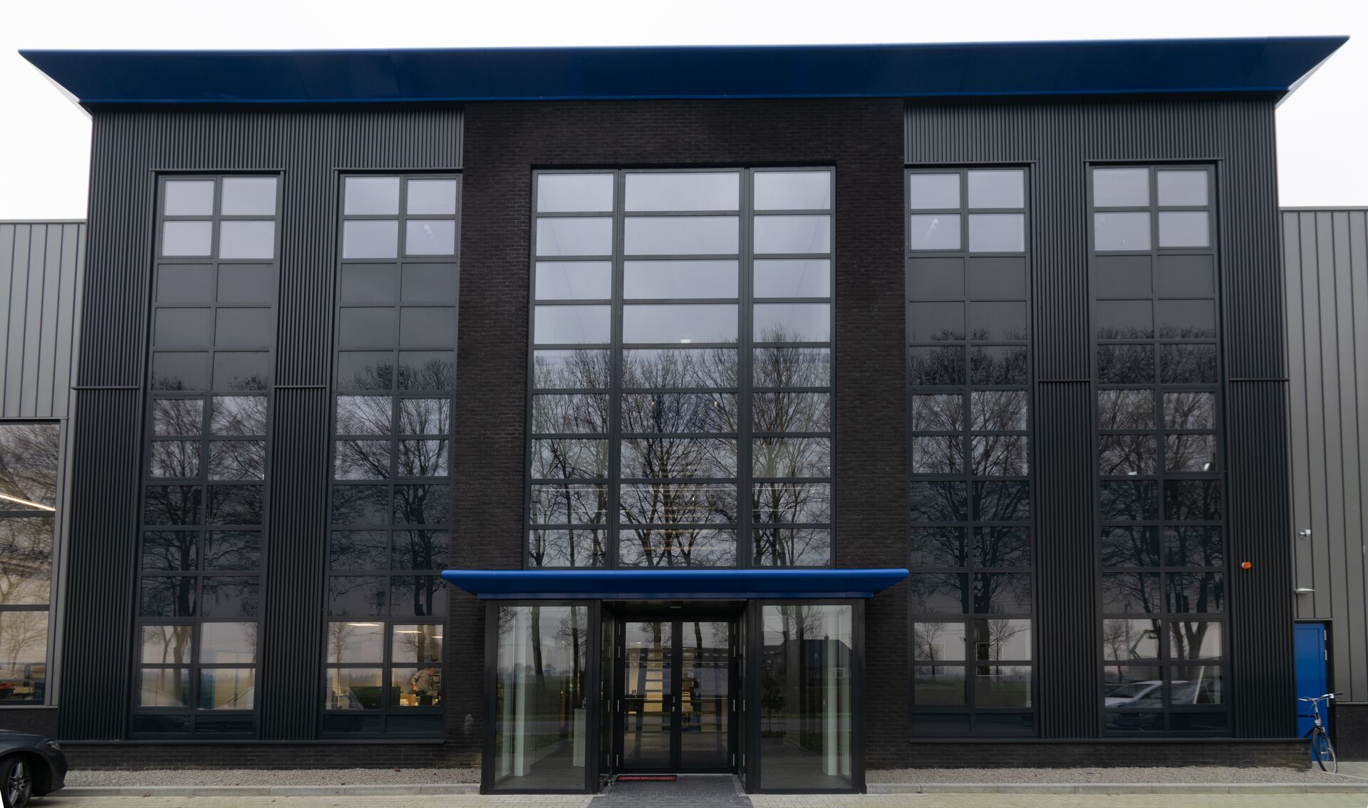 Gevel van het pand van Stacon, gemaakt in eigen zetwerk
